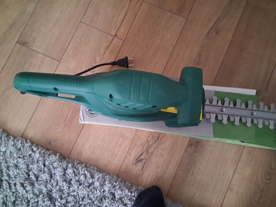 Foarfeca electrica ptr gard viu