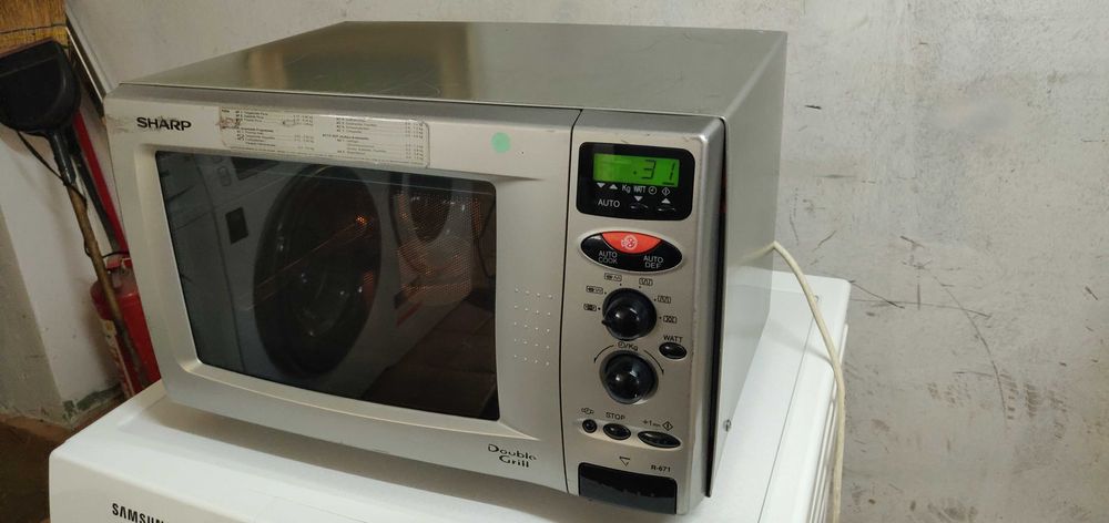 Cuptor cu microunde / grill Sharp
