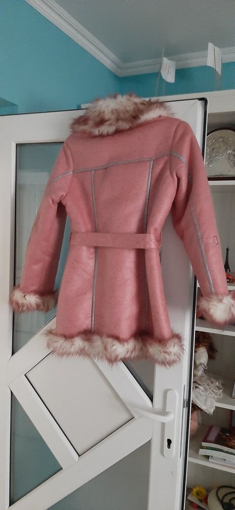 Cojoc/haină de blană roz, fete
