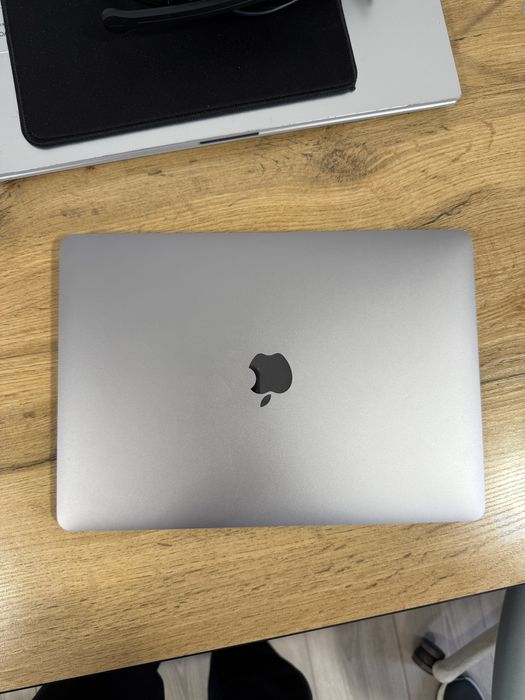 Macbook air m1 256/8 gb