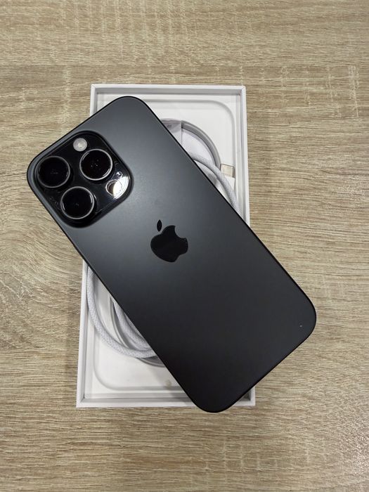 Iphone 16pro 256gb black titanium