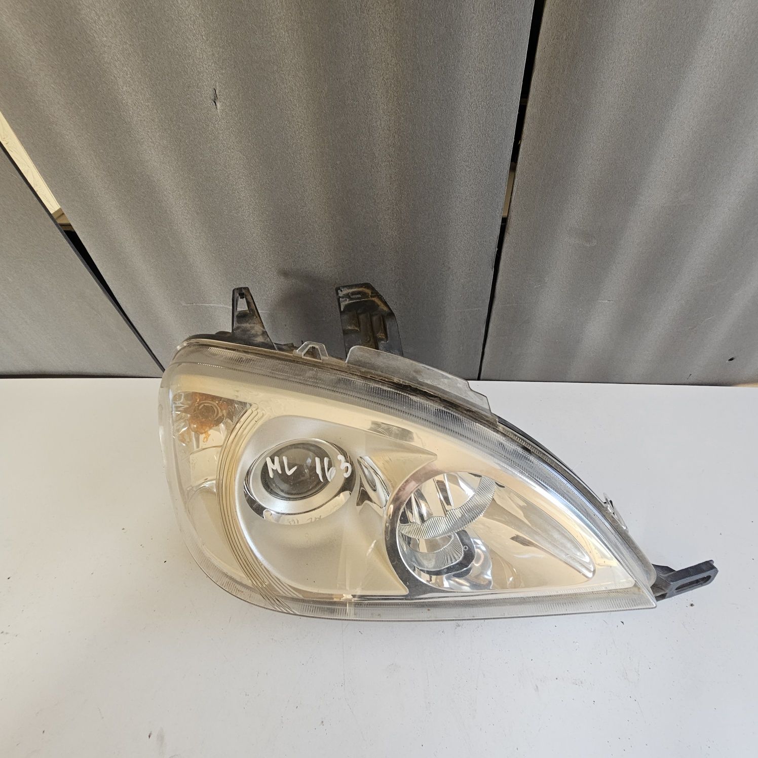 Десен фар за Мерцедес ML W163  97- 2004г