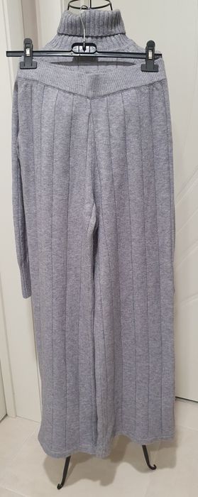 Дамски сет плетиво в сиво