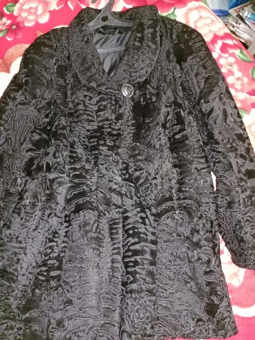 Продам женскую шубу