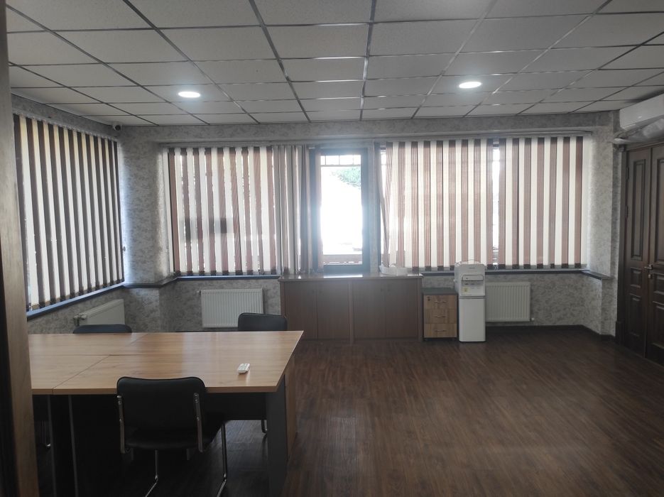 Ofis ijaraga beriladi. Xalqlar do'stligi meto bekati 120m2