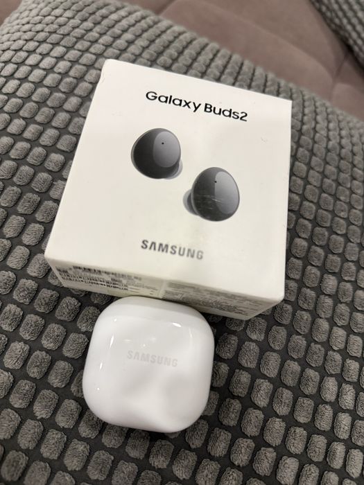 Наушники Samsung Galaxy Buds 2 черный в идеальном состоянии