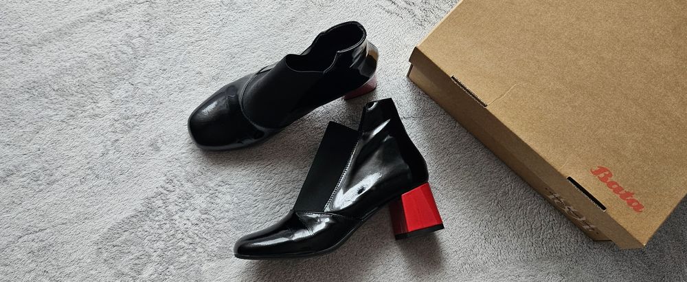 Лачени боти Bata