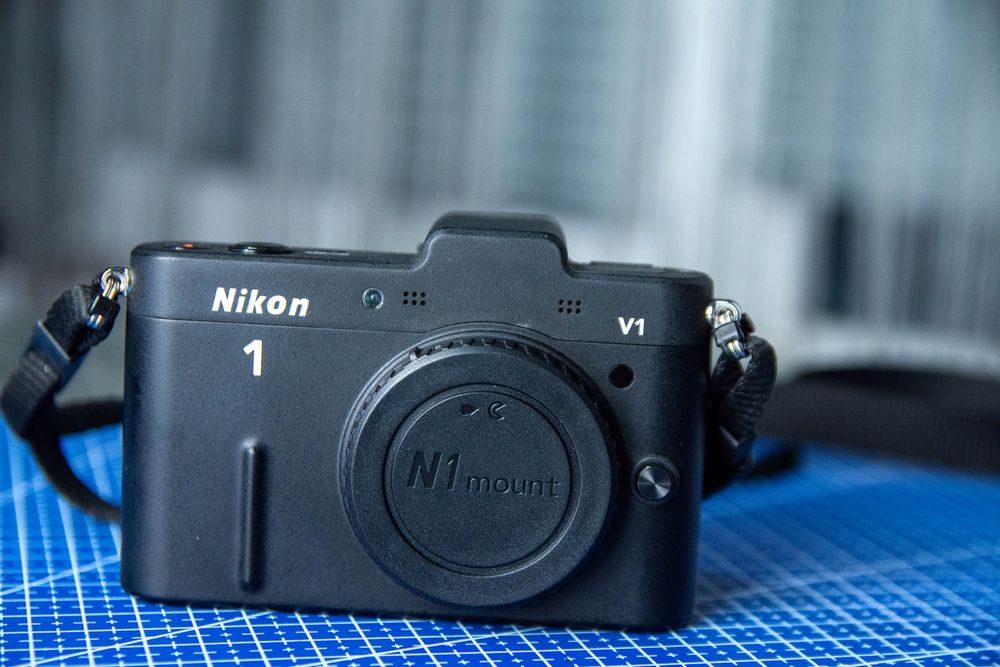 Nikon 1 V1 mirrorless