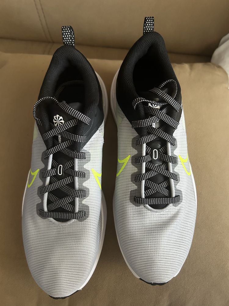 Чисто нови Nike маратонки