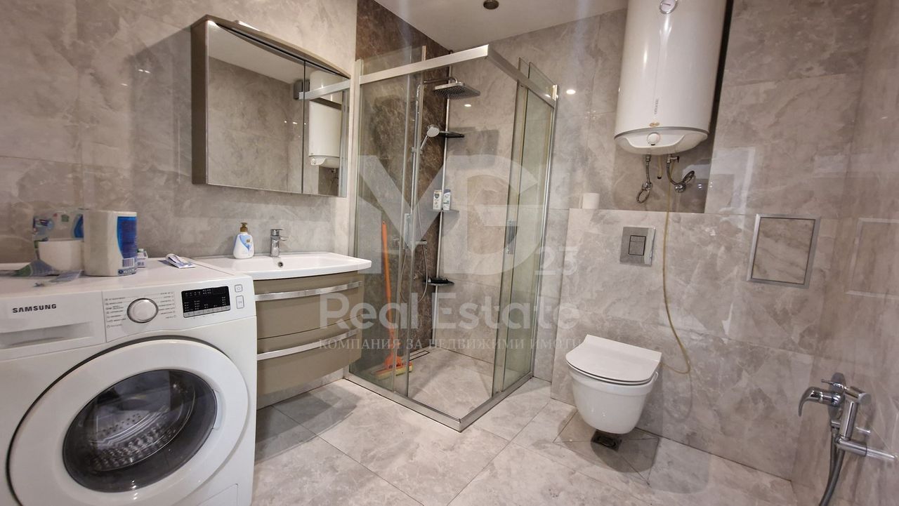 Продава се Тристаен апартамент в Пловдив, Остромила - 150 кв.м за 1667 €/кв.м - Снимка #9