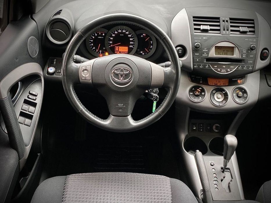 Тоиота рав 4 2008г.бензин автоматик