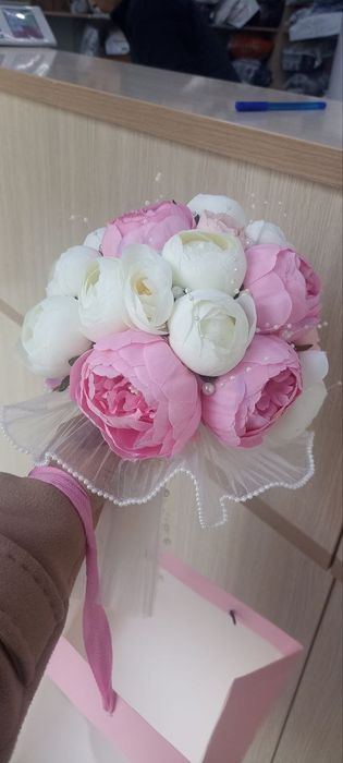 Kelin gullar sunmas va abadiylik timsoli