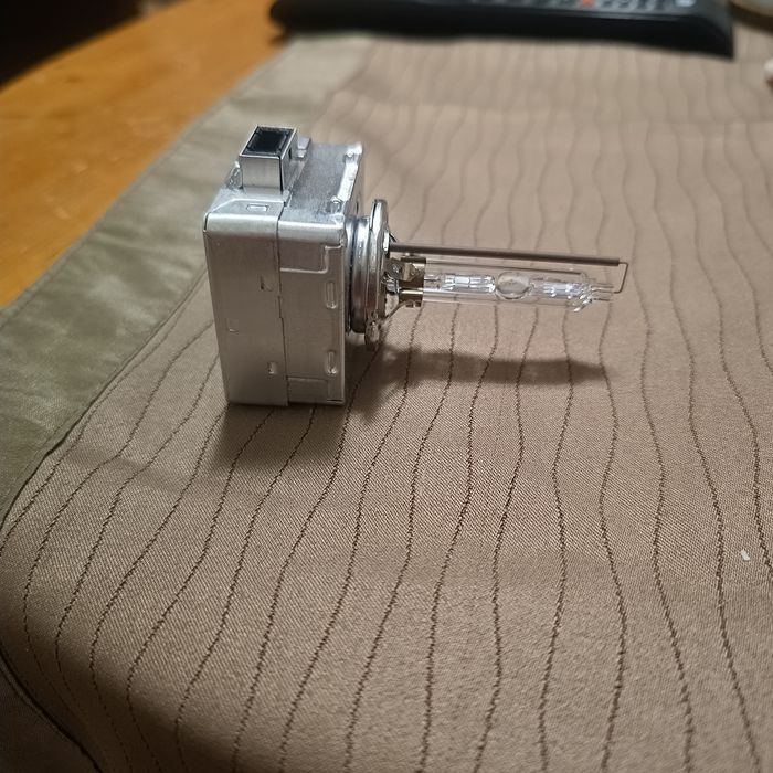 HID крушка Philips XenStart D1S 35W.