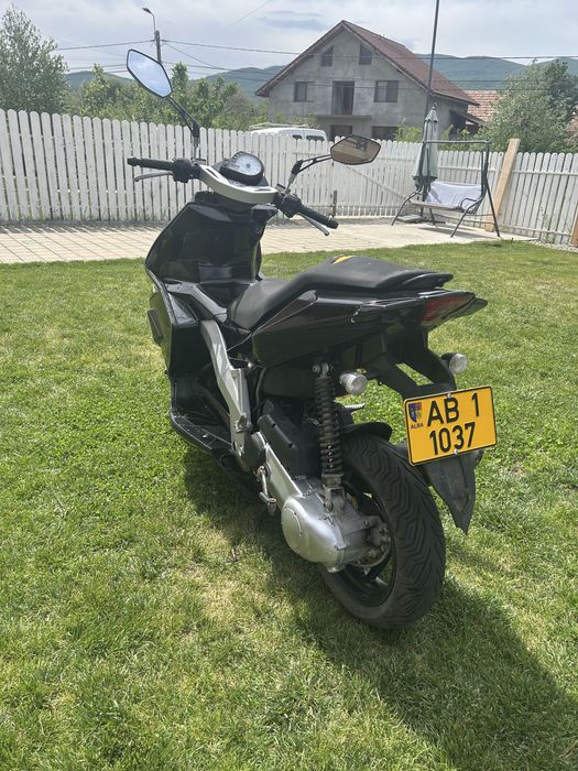 Vand scuter de 80