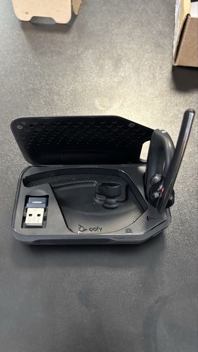 Слушалки poly voyager 5200 безжична професионална hands free хендсфри