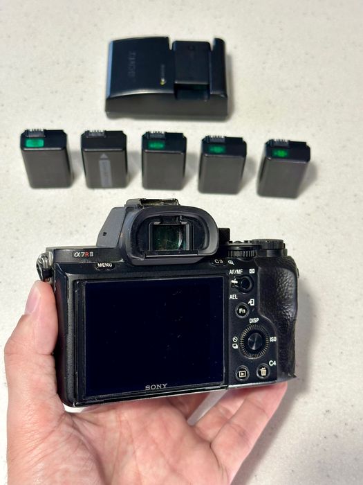 Sony A7R II  - Aparat Foto Mirrorless 42MP Full Frame 4K + 5 baterii