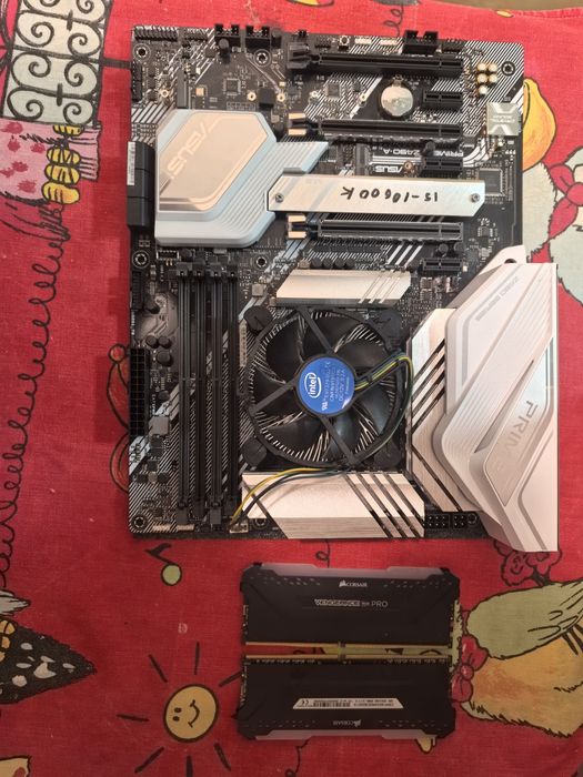 Kit i5 10600k placa baza memorie ram 2X8=16g 3000mh rgb