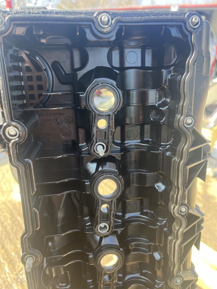 Капак клапани бмв/bmw f10 f11 f15 f16 f30 n57d30 бмв н57