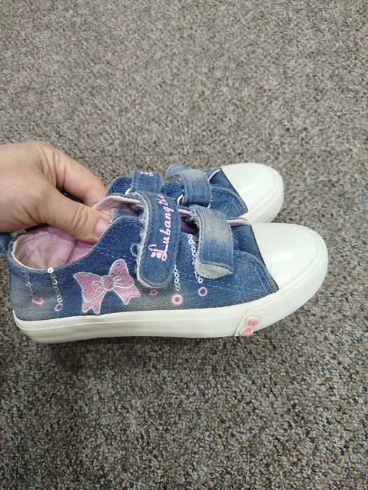 Продаю детскую обувь