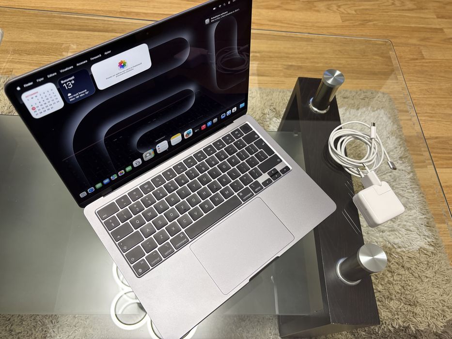Macbook Air M2 2022 13.6” 512Gb 47 cicluri