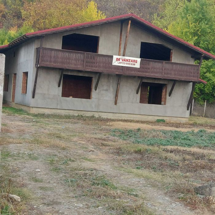 OFERTA SI IN RATE casa  2 apartamente noi la150 EURO MP