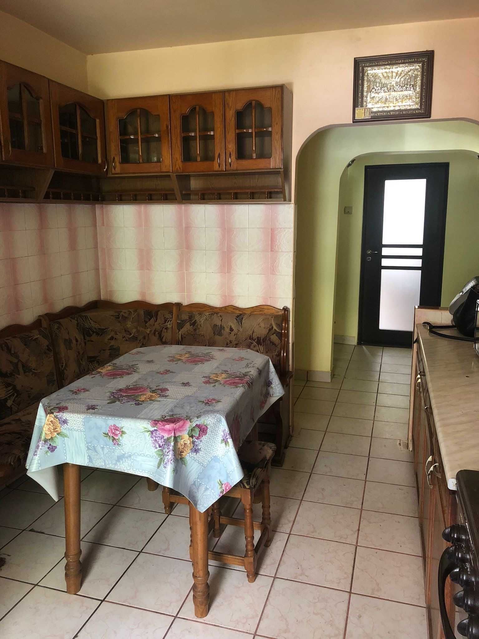 Apartament 3 camere - Brad, HD