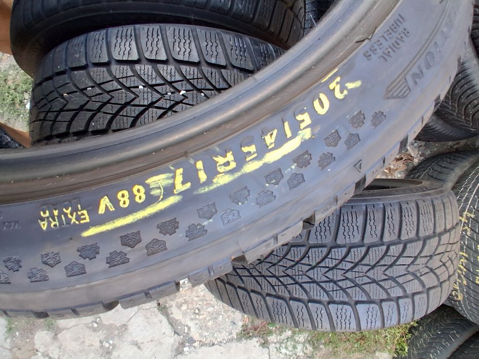 205 45 17 DUNLOP 4броя зимни дот 2021г RUN FLAT