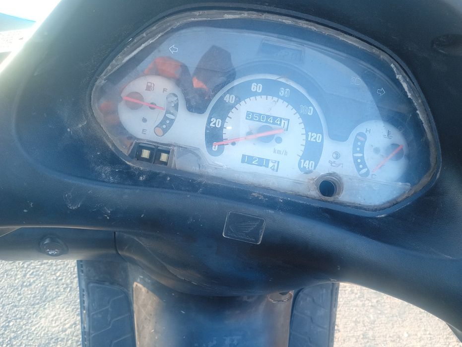 Vând sau schimb honda de 150cc
