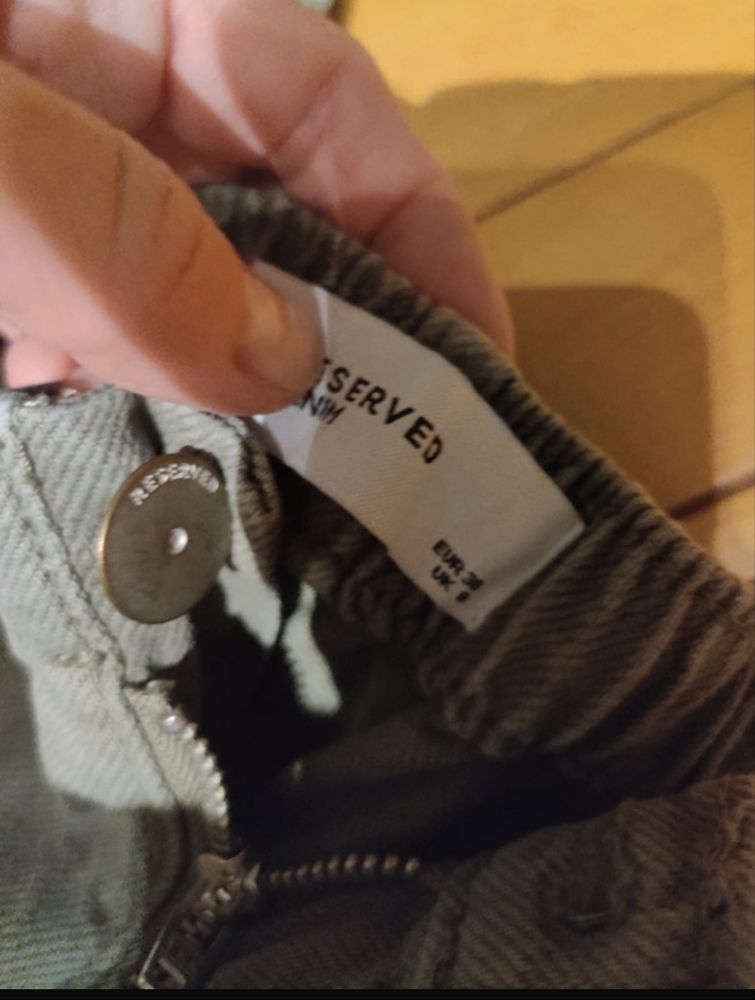 Pantaloni cargo