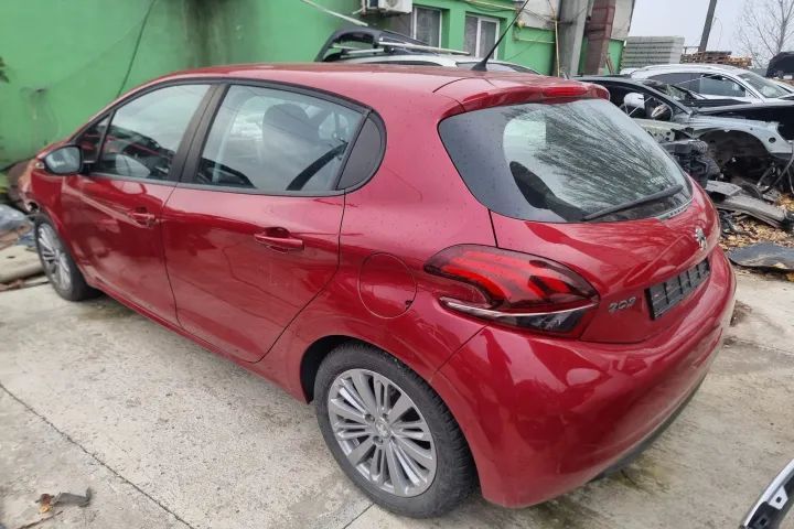 motor fara anexe complet cutie viteze manuala  5+1 trepte  cadru punte fata spate debitmetru aer pompa frana servodirectie  Peugeot 208 facelift, an 2018, motor 1.2 vti, 82cp , cod motor HM01