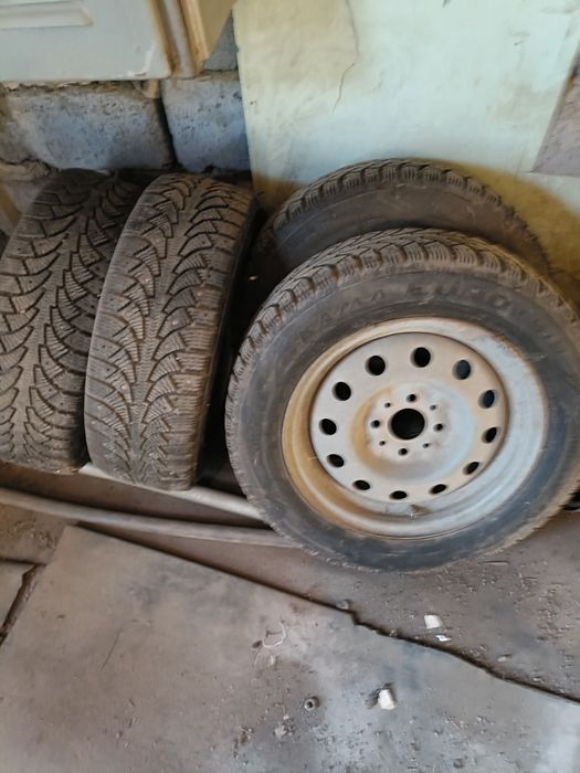 Продам резину зимнюю с дисками б/у.
