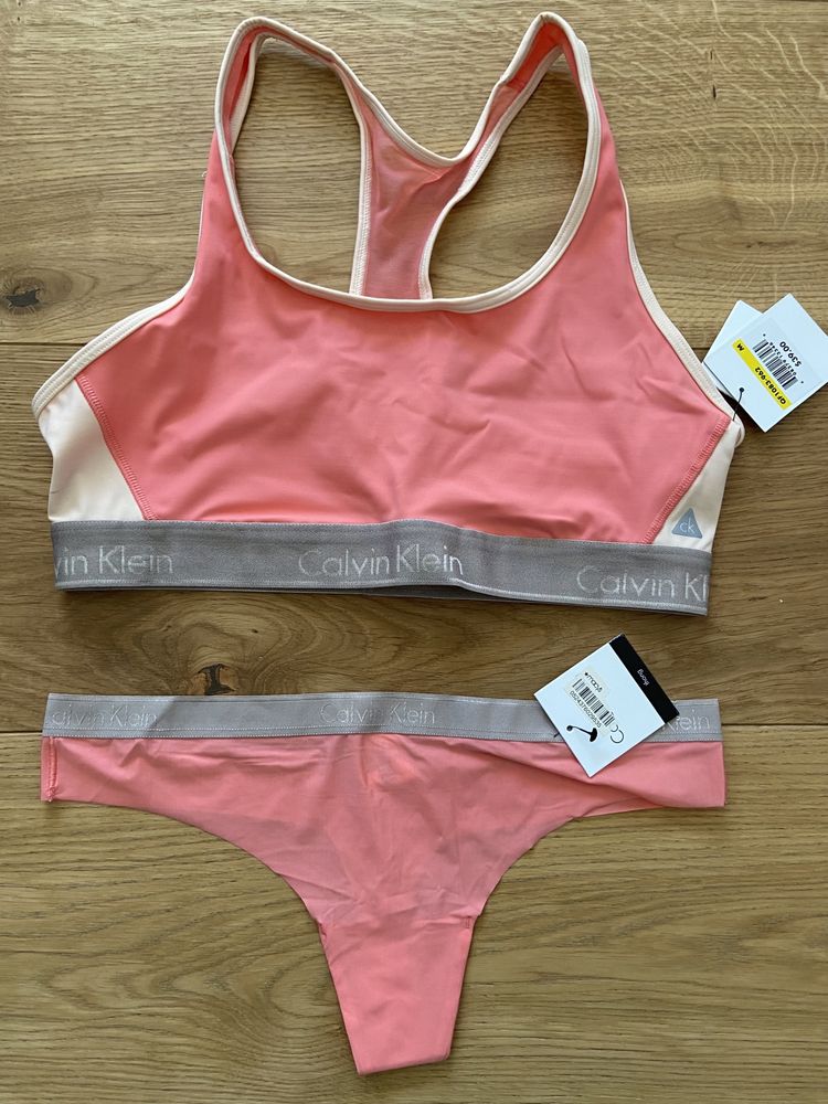 Set sport Calvin Klein, bustiera, chiloti, sutien