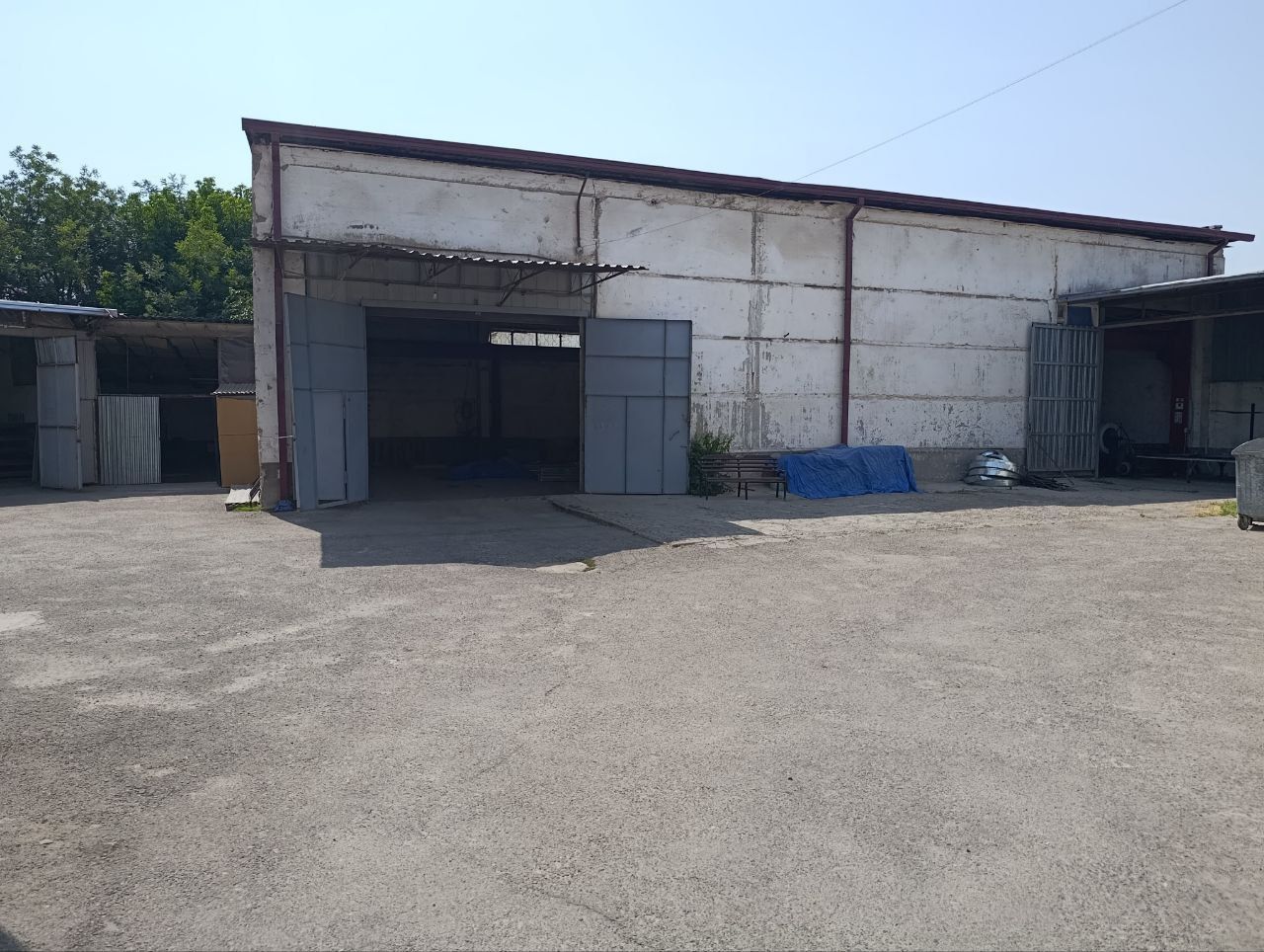 Продаётся 1 500 м². производственная база.