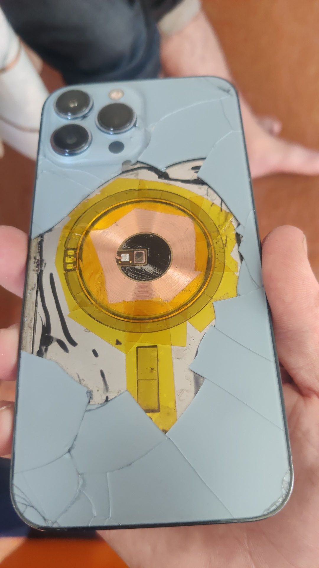 Продам Iphone 13 pro max