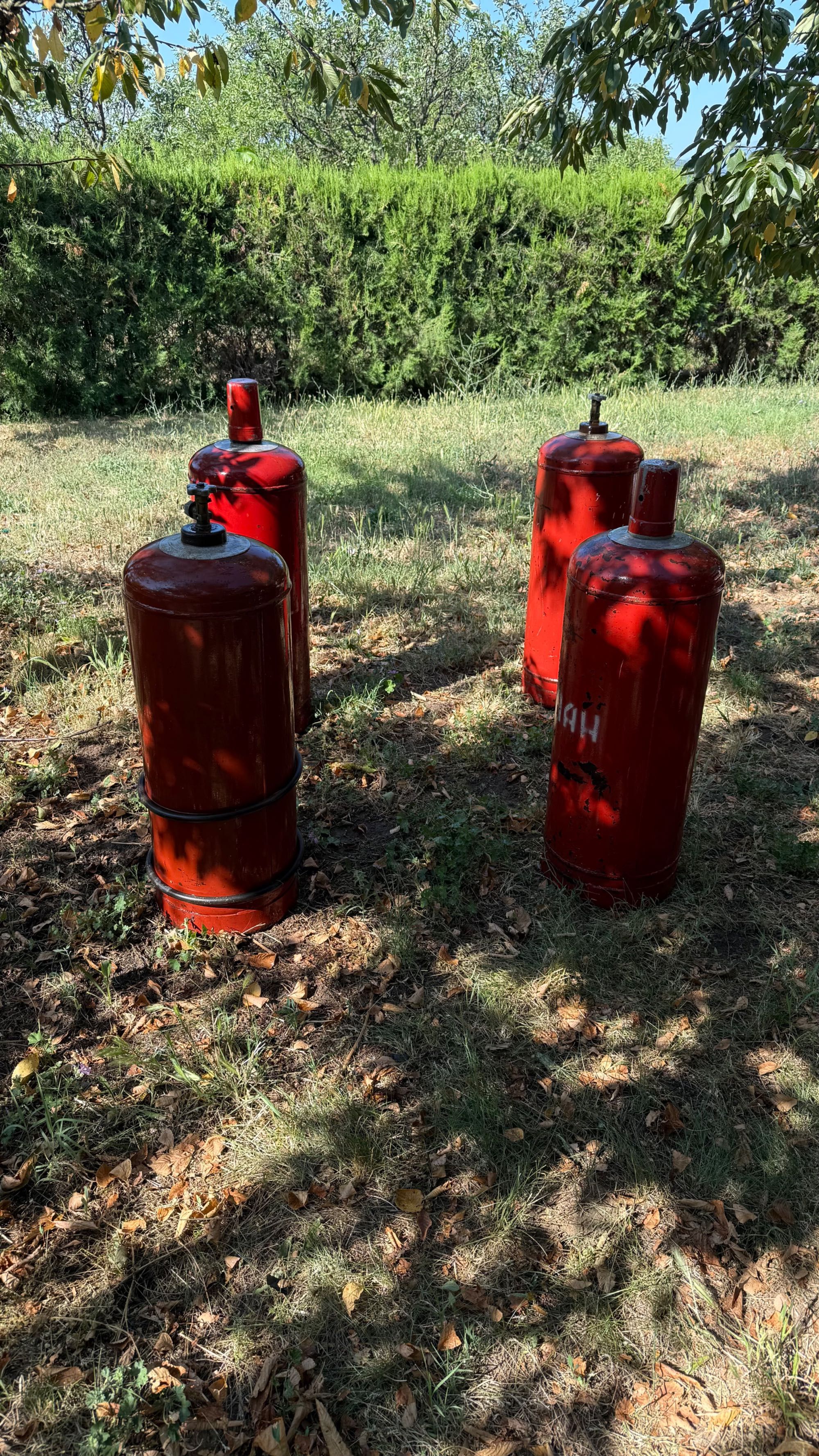 Газови бутилки 4 броя