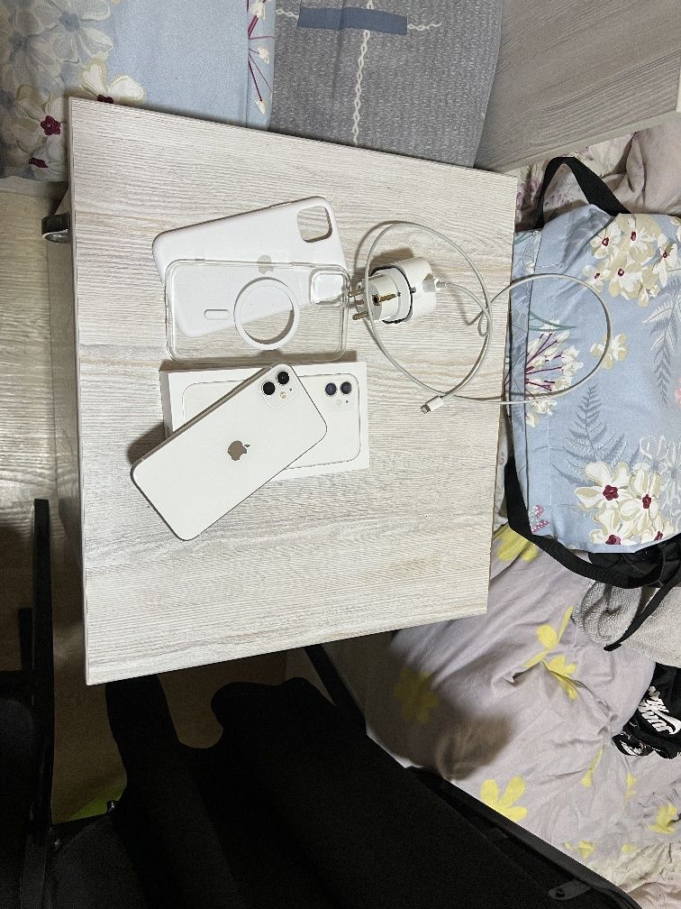IPHONE 11 Srochni sotiladi