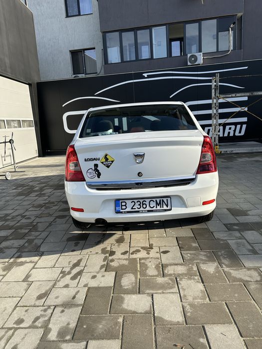 Dacia Logan.  1.6 benzina 2012,