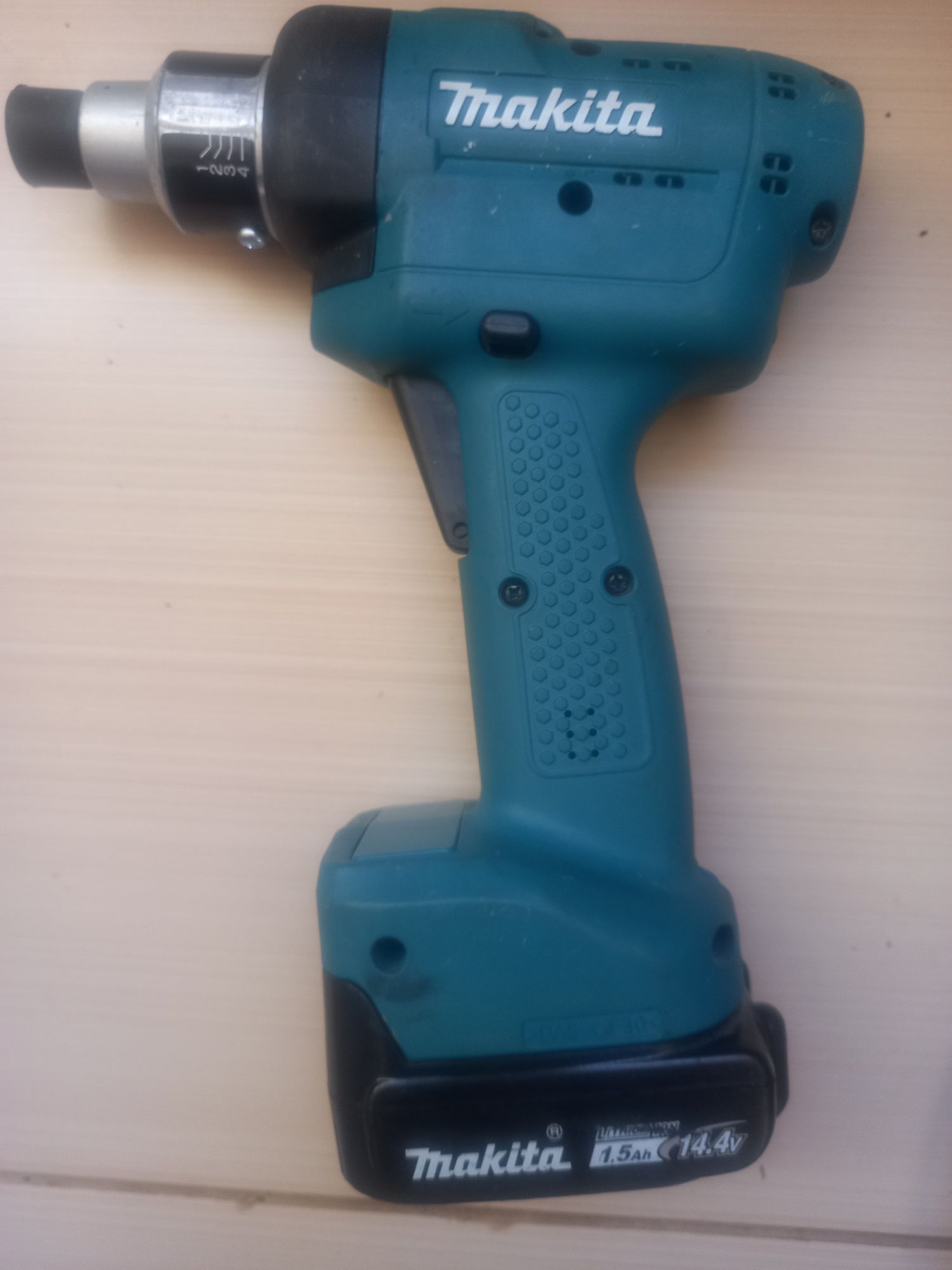 Безчетков импакт Makita 14,4V