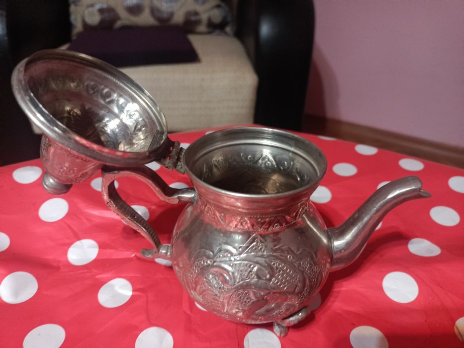 Vând ceainic vintage superb