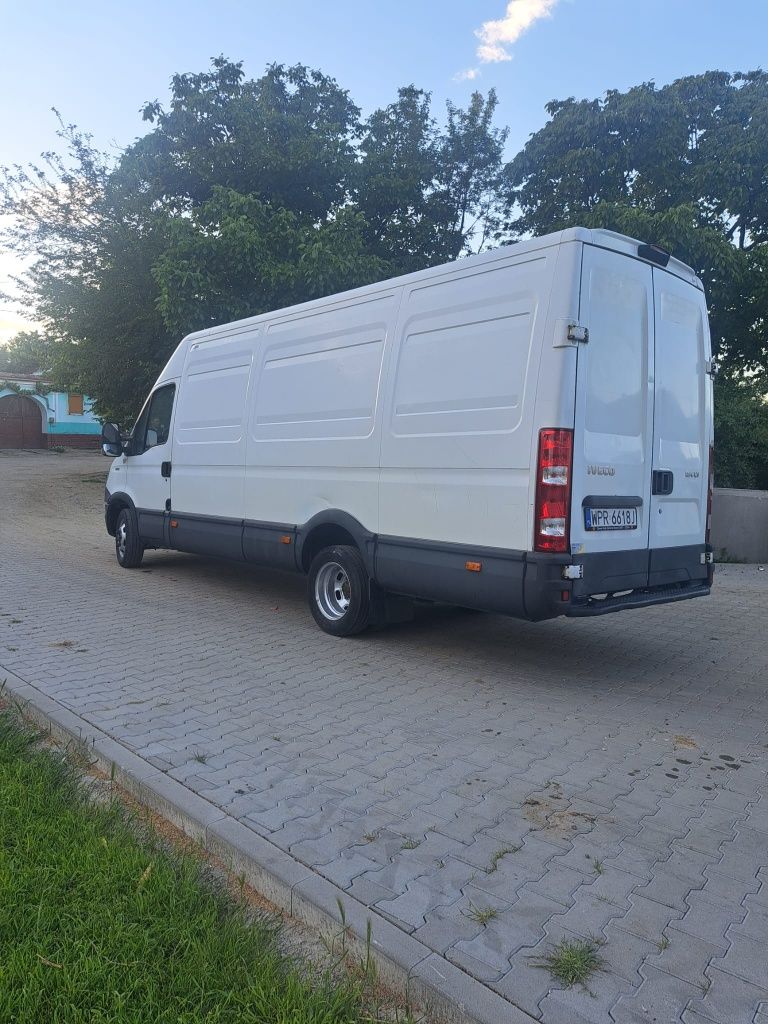 Vând Iveco 35c13 2014