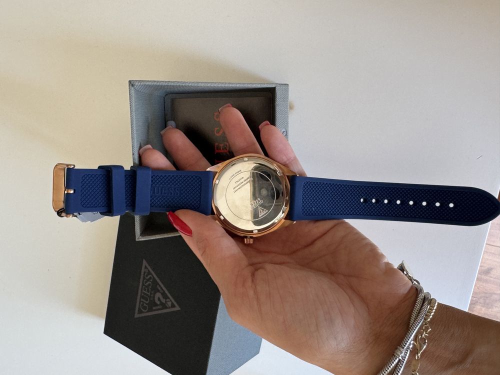 Оригинален часовник Guess