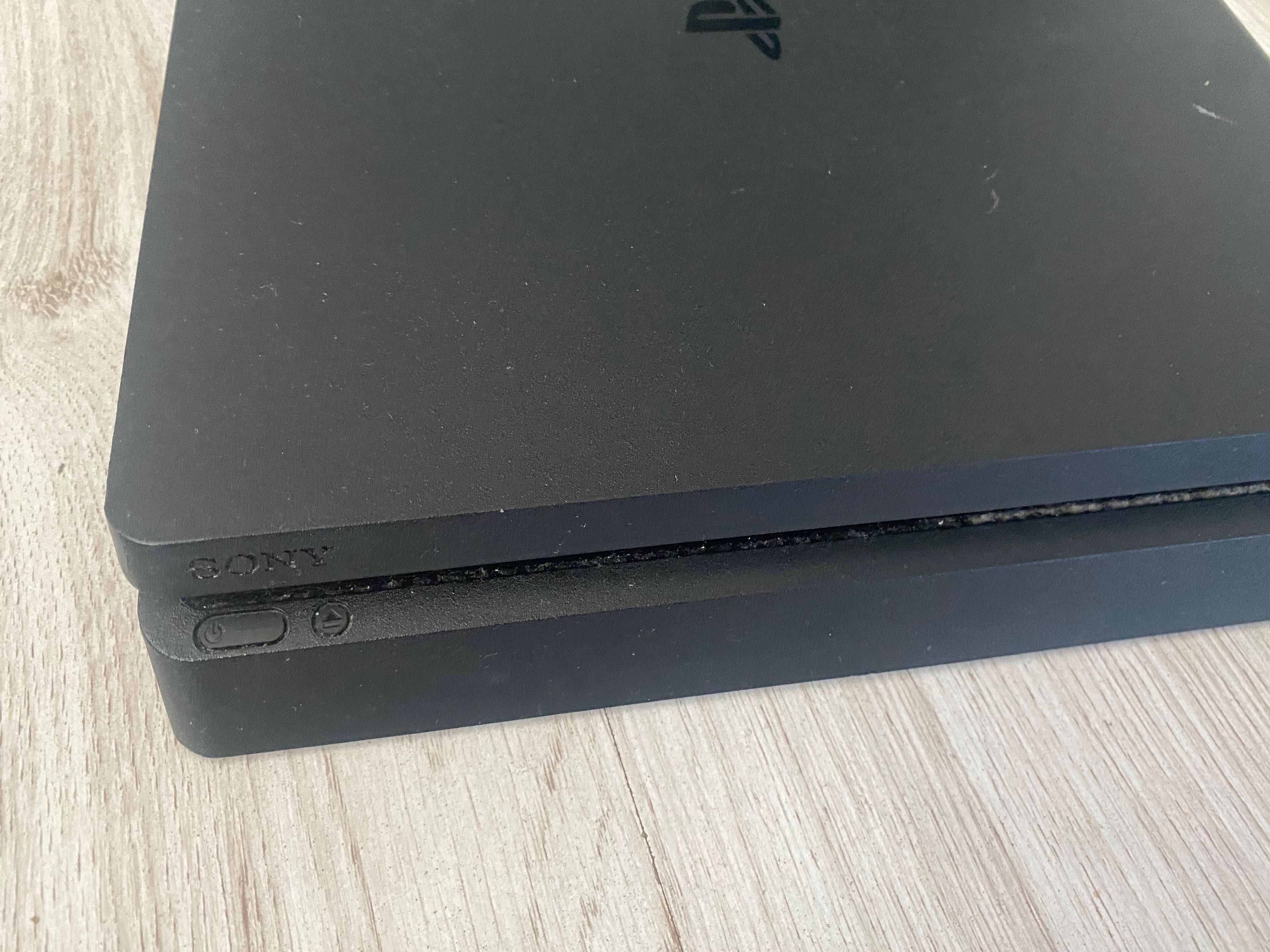 PlayStation4” използван кратко, без контролер.