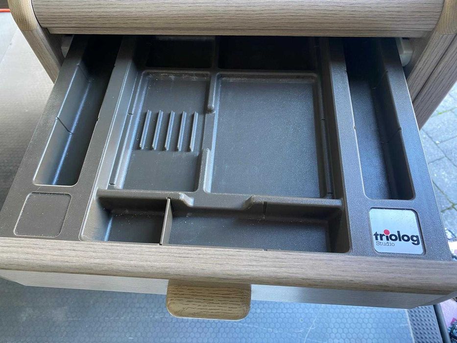 Vând masă de birou