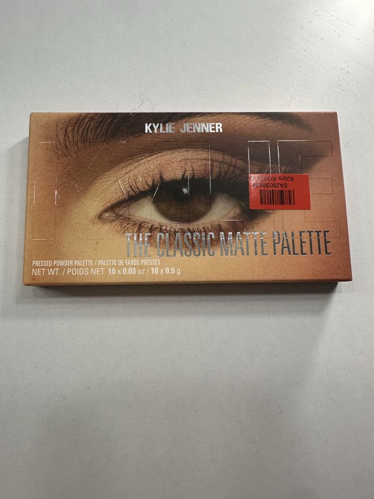 Оригинални сенки на Kylie Cosmetics