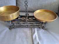 Balanță cântar de bucătărie bronz turnat alamă anii 1950