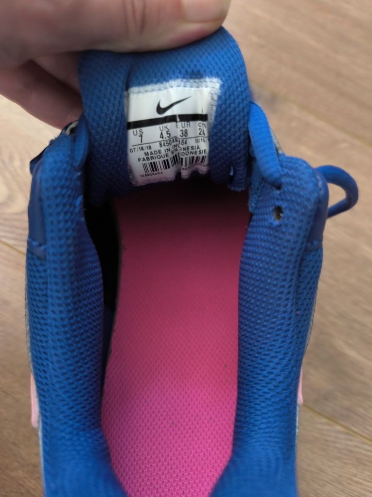 Nike, 38, за тенис или за кеф