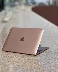 Ноутбук Apple MacBook Air 13, 2020 года  13.3" / 8 Гб / SSD 256 Гб /
