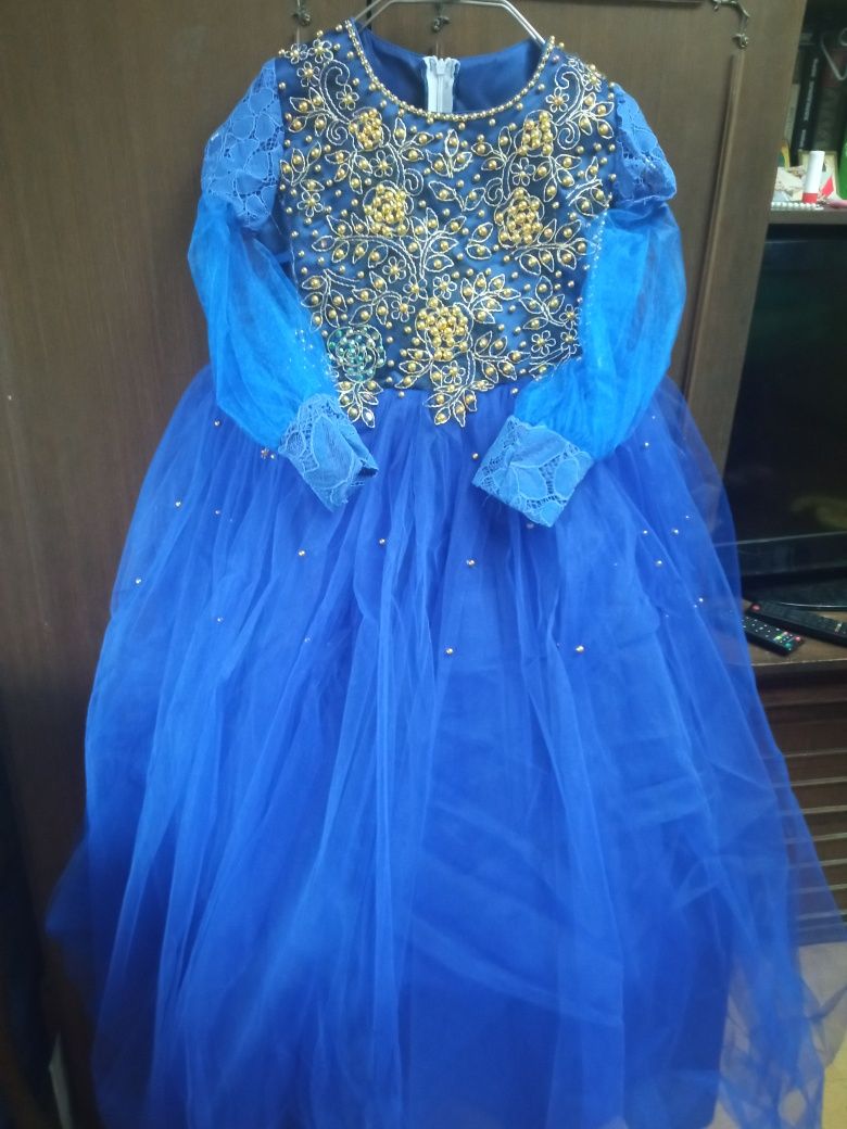Платье концертное синее с обручем
