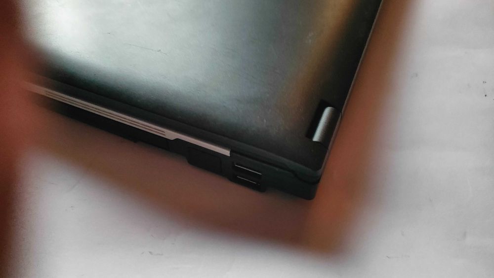 Лаптоп fujitsu s760 4гб/320гб/ win 10