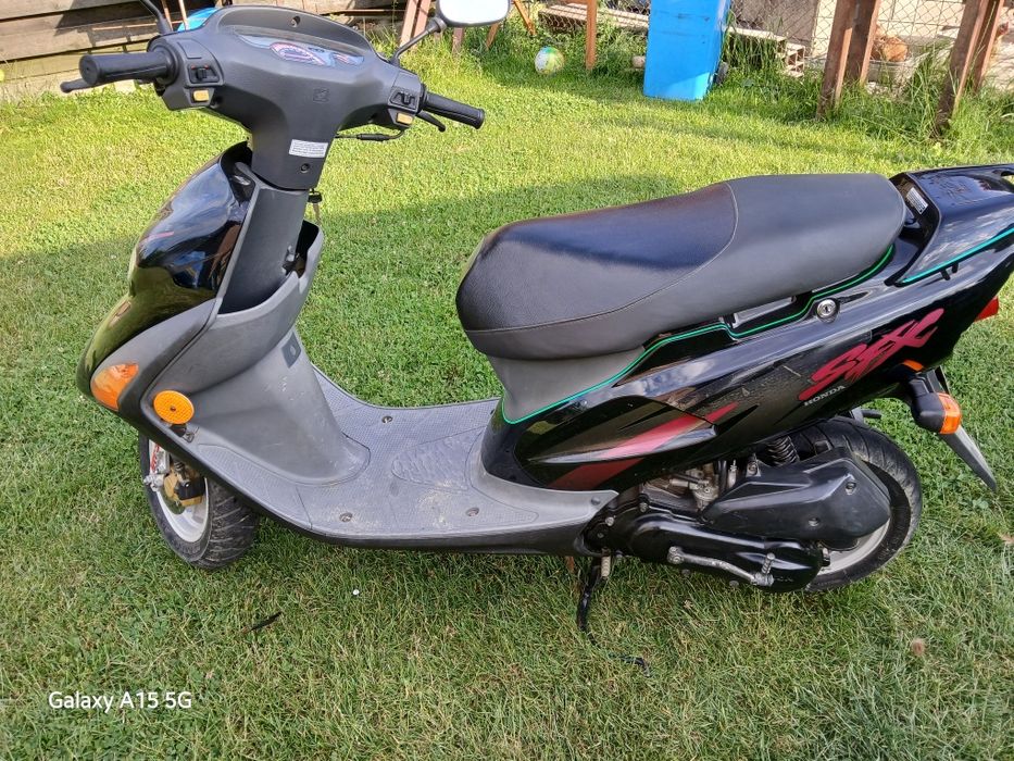 Scuter   honda 50 cm